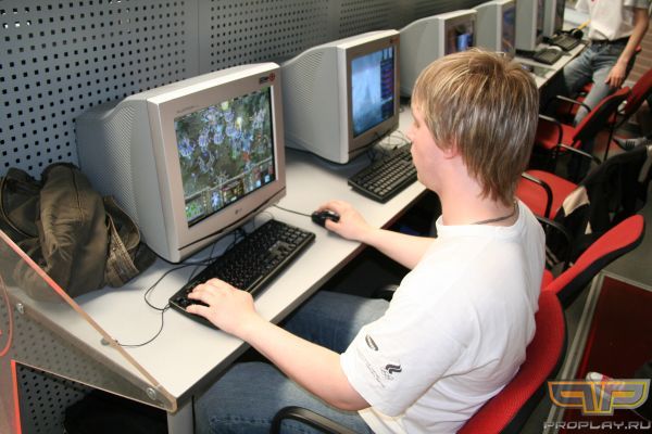 Опасный варкрафтер #1 Опасный варкрафтер #1