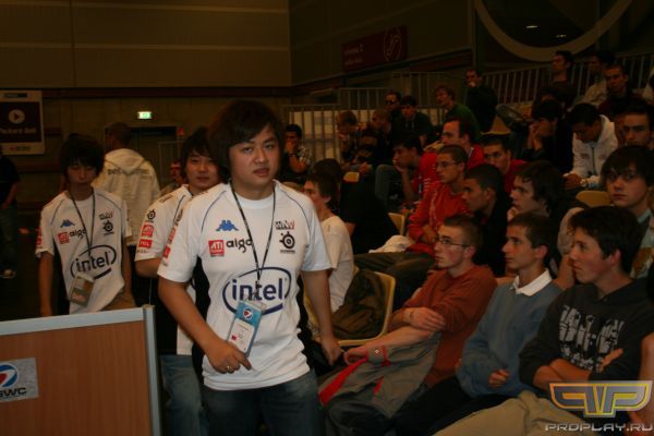 Отчего китайцев так перекосило? Отчего китайцев так перекосило?