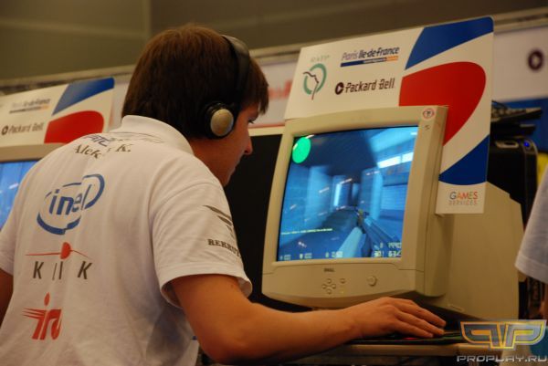 LeX врывается в будку LeX врывается в будку