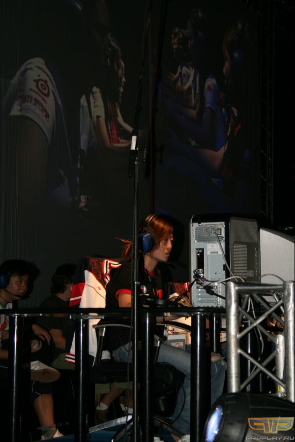 E-Honor на сцене E-Honor на сцене