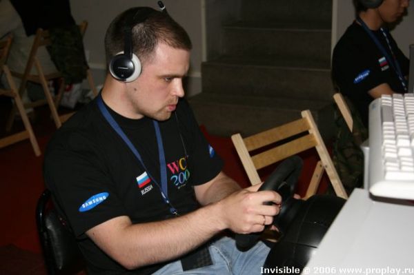 Мистер Кот настроен серьезно Мистер Кот настроен серьезно