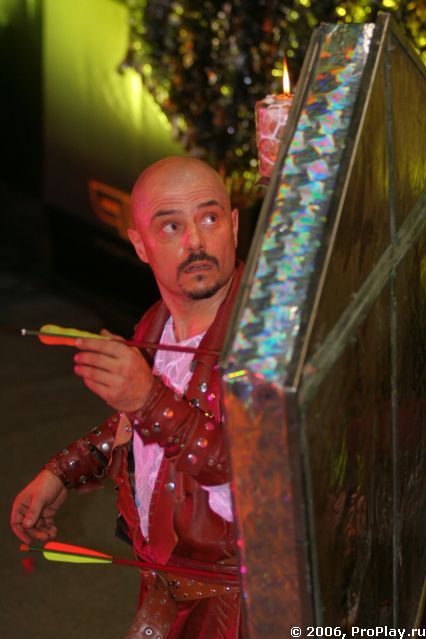 - Кто здесь? - Кто здесь?