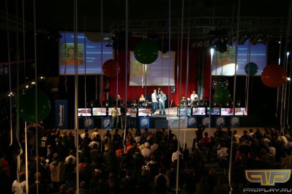 В новосибирском клубе  В новосибирском клубе