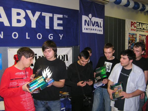 3000$ - первое место по CS. В тот день был финал и награждение. 3000$ - первое место по CS. В тот день был финал и награждение.