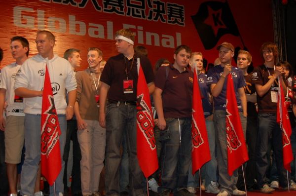 в хорошей компании в хорошей компании