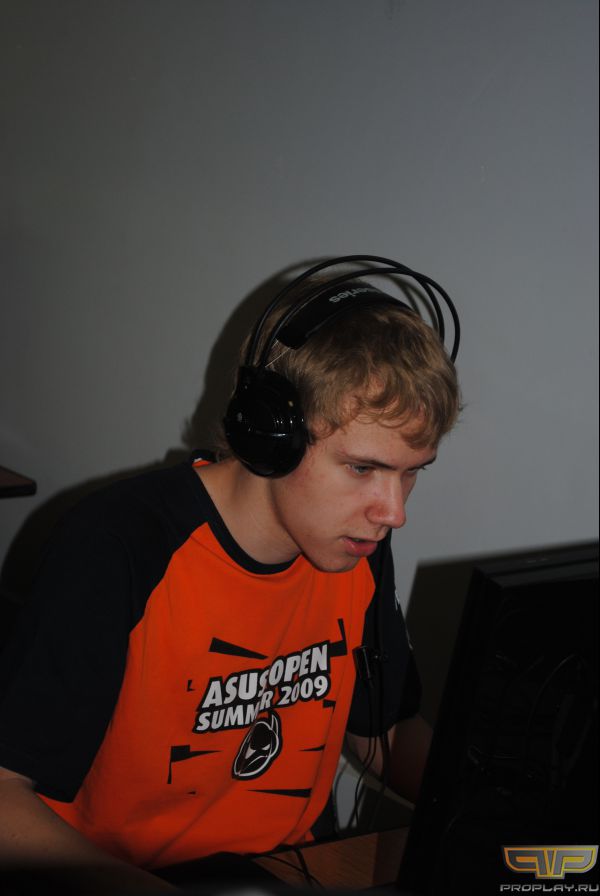 Может он перепутал турнир? Может он перепутал турнир?