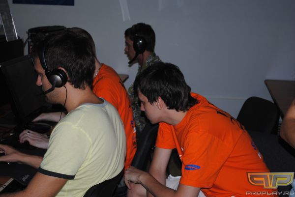 FoX следит за игрой IronWill FoX следит за игрой IronWill