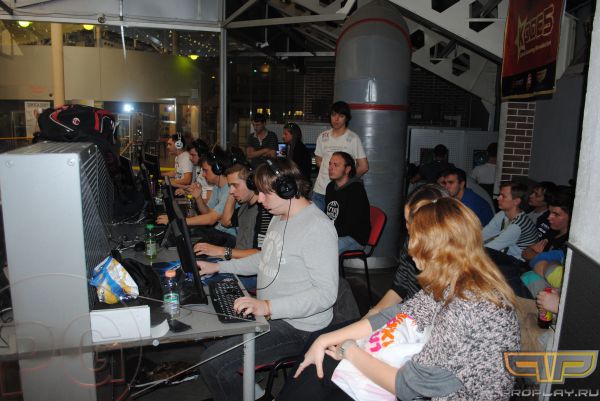 Зрители следят за forZe Зрители следят за forZe