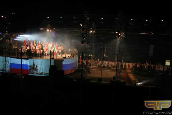 Начало цереомнии открытия - вынос флагов Начало цереомнии открытия - вынос флагов