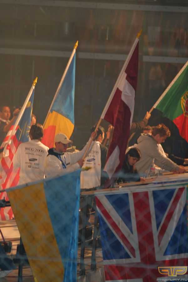 Alexio устанавливает латвийский флаг Alexio устанавливает латвийский флаг